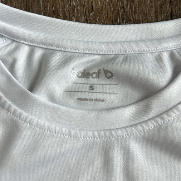 Baleaf white long sleeve polyester shirt. Men’s size small. Like new condition. - Picture 3 of 5